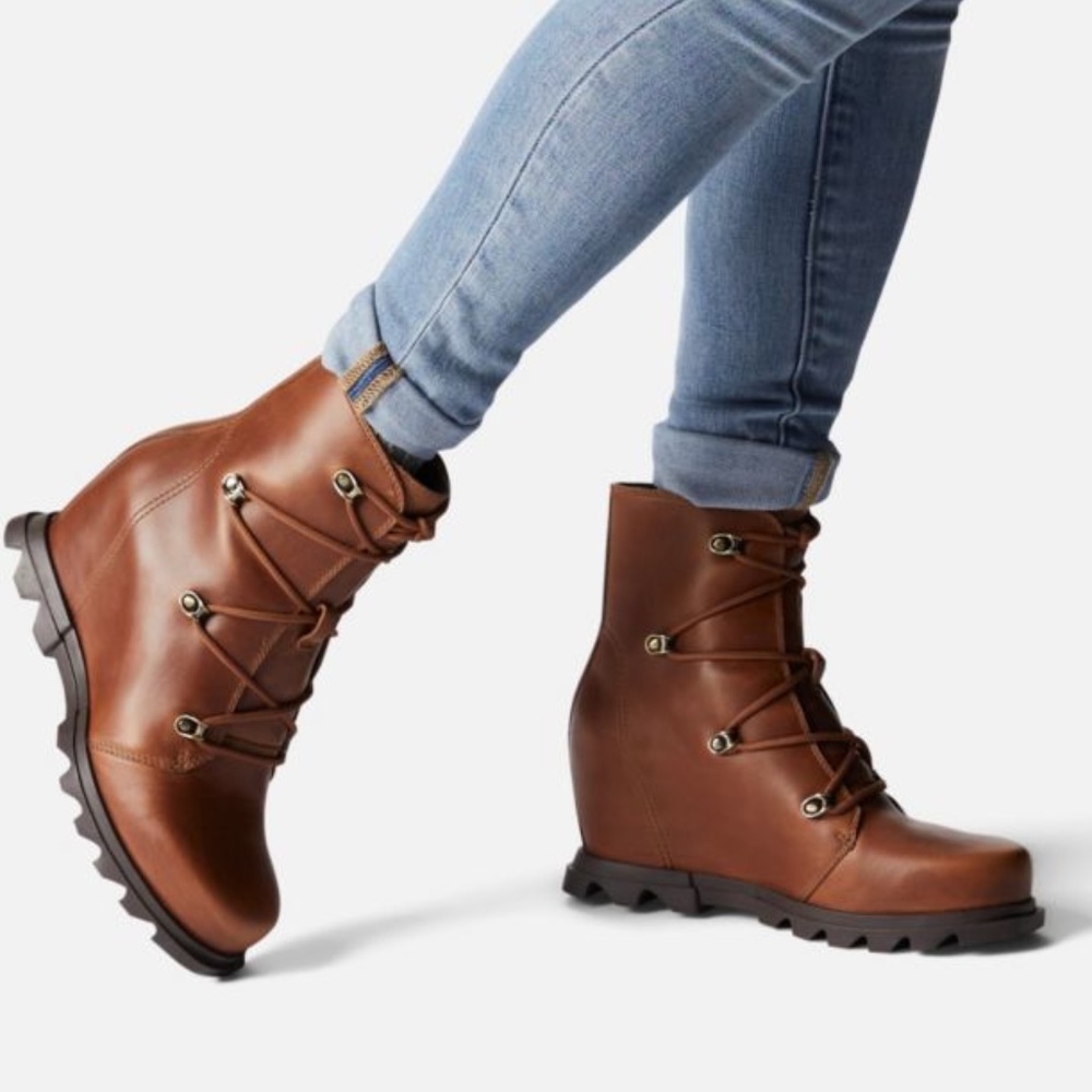 SOREL JOAN OF ARCTIC WEDGE III LACE BOOTIE